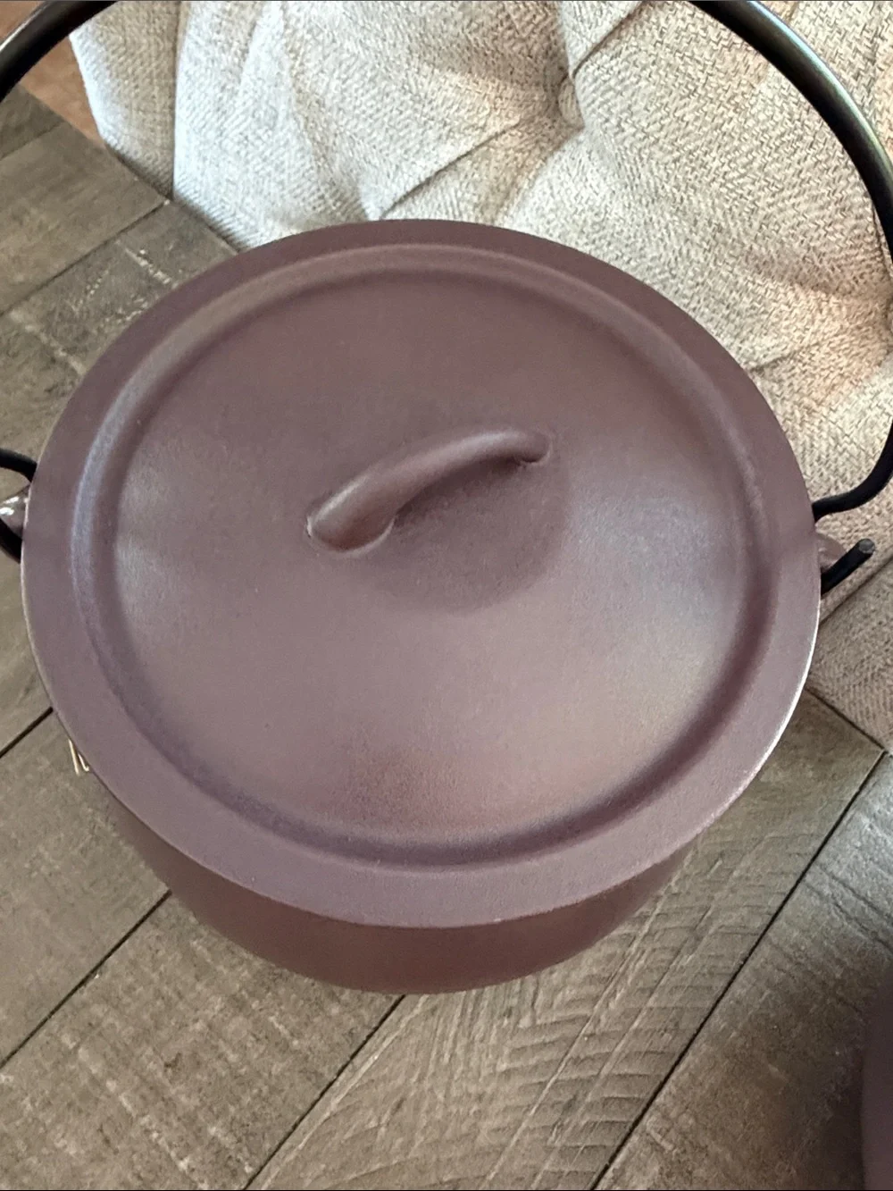 Plum 4 QT Smith & Clark Cast Iron Cauldron. NWT